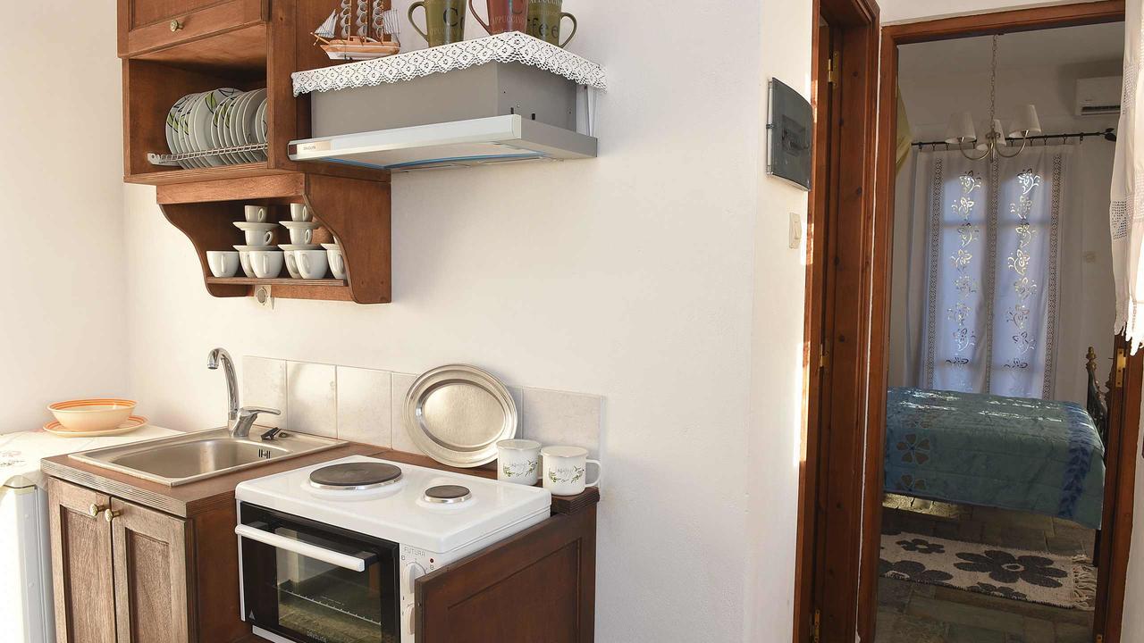 Anemos And Almyra Apartment Kini Exterior photo
